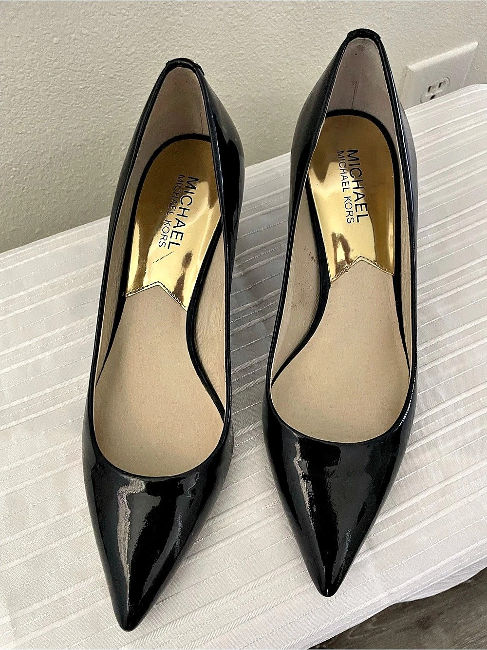 Michael Kors Flex Kitten-Heel Pump Black Pointed-Toe Pumps 7.5 - Picture 2 of 11